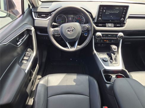 Used 2021 Toyota RAV4 XLE Premium AWD/4WD image 7