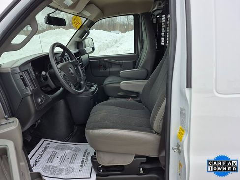 Used 2024 GMC Savana 2500 Work Van w/ Driver Convenience Package image 9