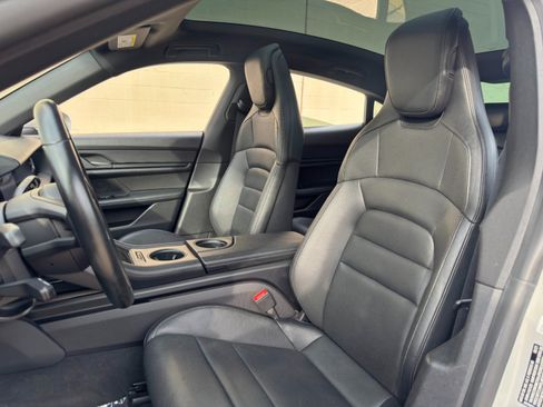 Used 2021 Porsche Taycan RWD image 41