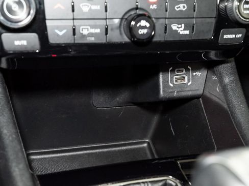 Used 2024 Jeep Compass Latitude AWD/4WD image 17