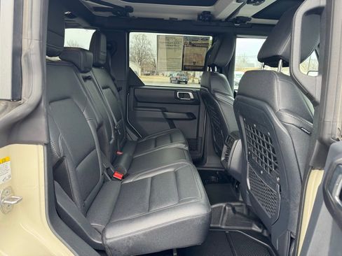 Used 2025 Ford Bronco Badlands image 18