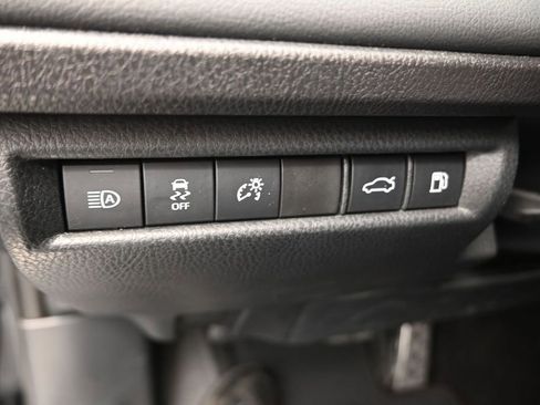 Used 2025 Toyota Camry XSE FWD image 12