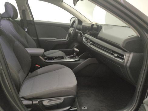 Used 2025 Kia K4 FWD image 21