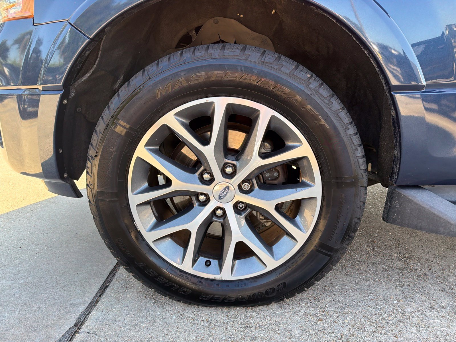 Used 2015 Ford Expedition XLT w/ Equipment Group 202A RWD image 7