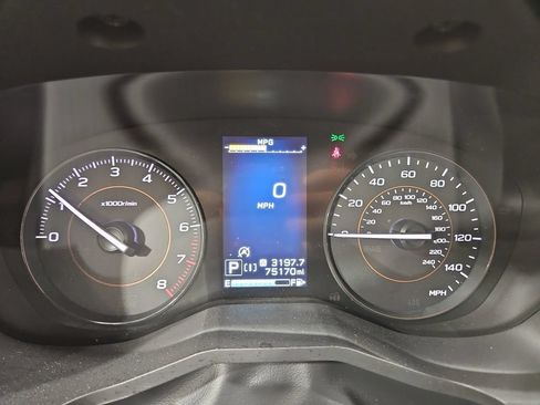 Used 2020 Subaru Crosstrek 2.0i Premium w/ Moonroof Package 2 AWD/4WD image 16