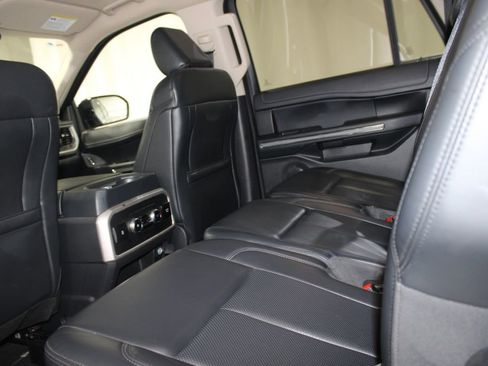 Used 2024 Ford Expedition Max XLT image 19