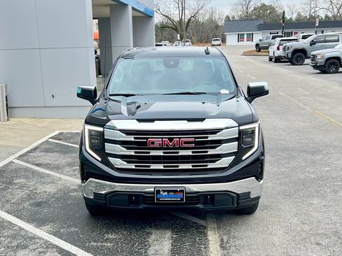 Used 2024 GMC Sierra 1500 SLE image 11