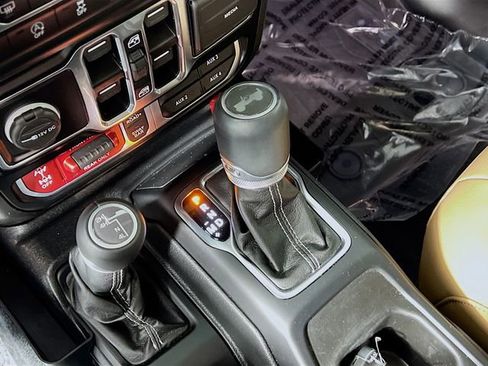 Used 2022 Jeep Wrangler Unlimited Rubicon w/ Steel Bumper Group image 16