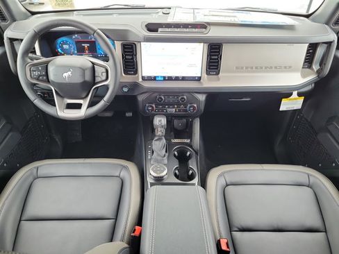New 2026 Ford Bronco Outer Banks w/ Sasquatch Package image 16