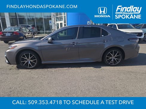 Used 2023 Toyota Camry SE w/ Cold Weather Package FWD image 2