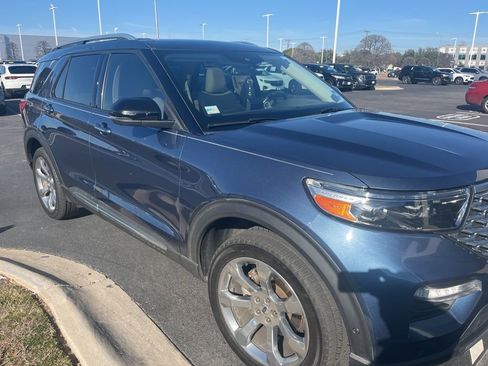 Used 2020 Ford Explorer Platinum w/ Premium Technology Package image 8