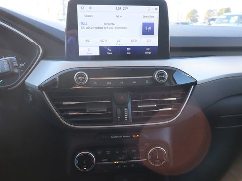 Used 2022 Ford Escape SEL image 19