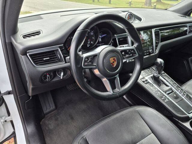 Used 2018 Porsche Macan AWD/4WD image 14