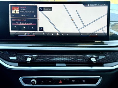 Used 2024 BMW X6 xDrive40i image 28