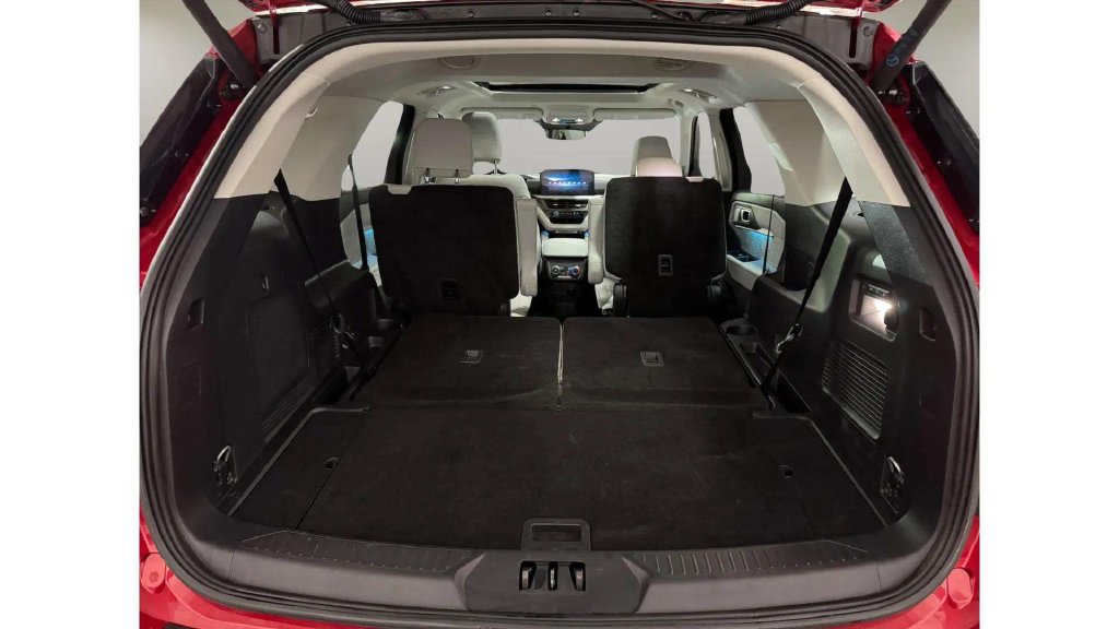 Used 2025 Ford Explorer Platinum w/ Ultimate Package AWD/4WD image 31