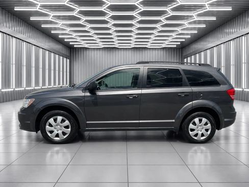 Used 2016 Dodge Journey SE w/ Flexible Seating Group FWD image 2