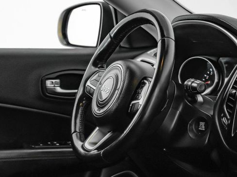 Used 2021 Jeep Compass Latitude image 11