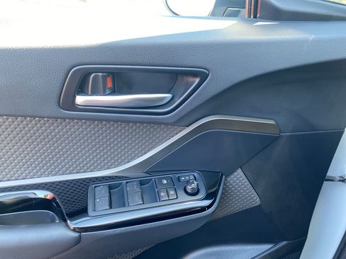 Used 2022 Toyota C-HR Limited image 12