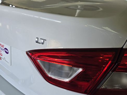 Used 2018 Chevrolet Cruze LT image 28
