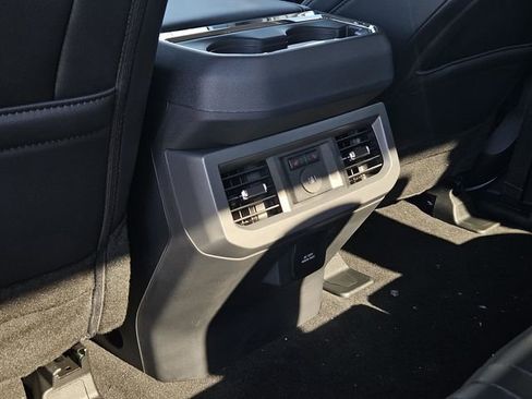 New 2026 Ford F250 Lariat w/ FX4 Off-Road Package image 32