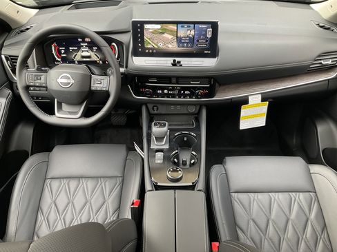 Used 2026 Nissan Rogue Platinum w/ Platinum Premium Package image 30