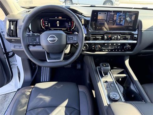 New 2026 Nissan Pathfinder Platinum w/ Cargo Package image 18