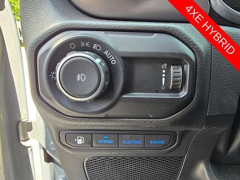 Used 2023 Jeep Wrangler Unlimited Rubicon 4xe w/ Cold Weather Group AWD/4WD image 10