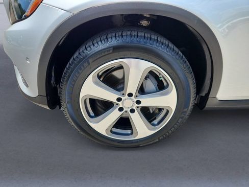 Used 2017 Mercedes-Benz GLC 300 4MATIC image 8