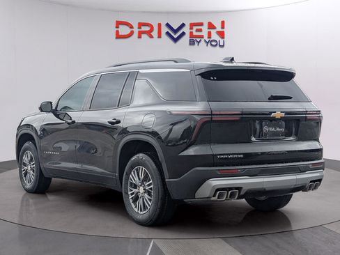 New 2026 Chevrolet Traverse LT w/ Driver Confidence Package image 3