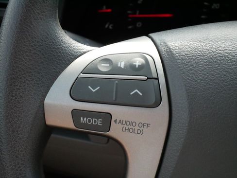 Used 2009 Toyota Camry LE FWD image 27
