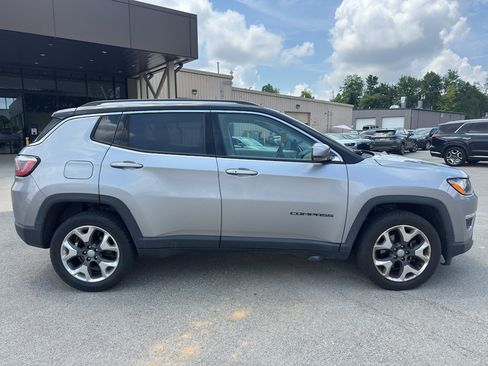Used 2018 Jeep Compass Limited w/ Navigation Group AWD/4WD image 4