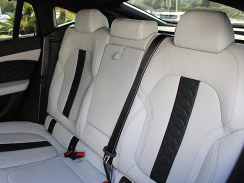 Used 2026 BMW X6 M Competition w/ Executive Package image 31
