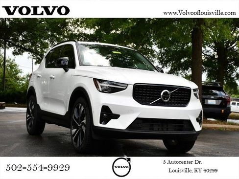 Used 2025 Volvo XC40 B5 Plus w/ Protection Package Premier AWD/4WD image 1
