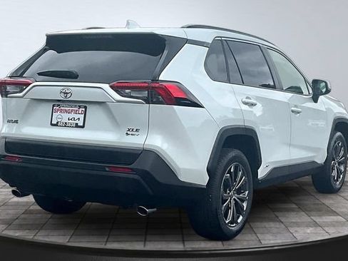 Used 2025 Toyota RAV4 XLE Premium AWD/4WD image 6