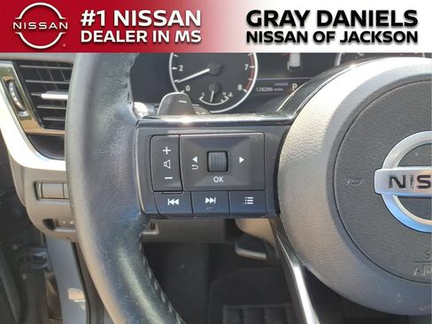 Used 2021 Nissan Rogue SL FWD image 14