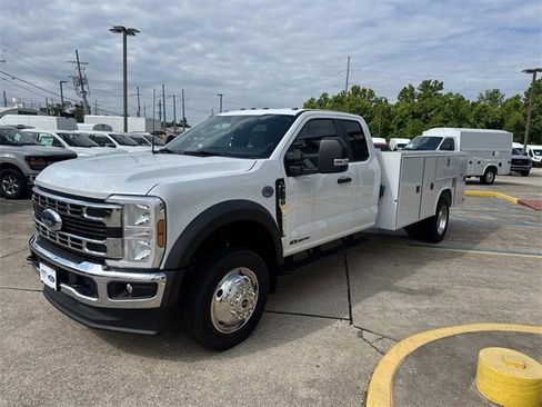 New 2025 Ford F550 4x4 SuperCab Super Duty image 3