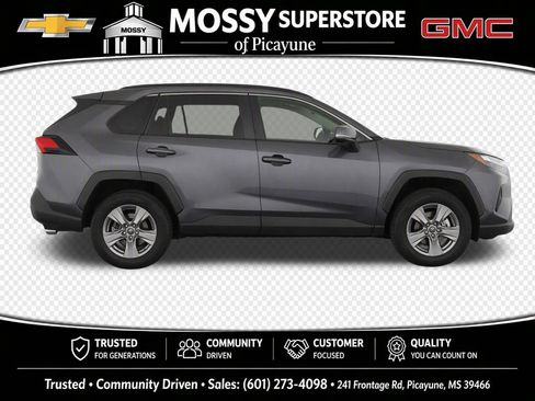 Used 2025 Toyota RAV4 XLE AWD/4WD image 9