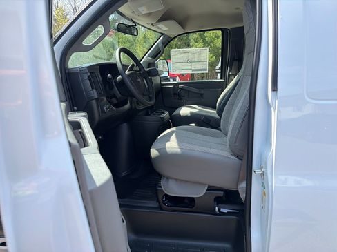 New 2026 GMC Savana 2500 w/ Driver Convenience Package RWD image 10