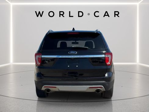 Used 2017 Ford Explorer XLT w/ Equipment Group 202A FWD image 4