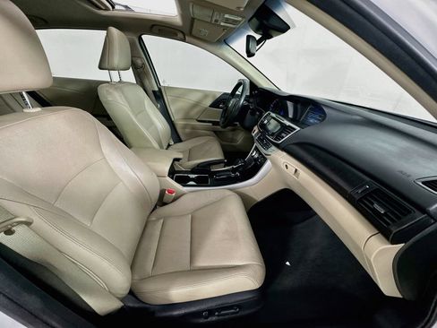 Used 2015 Honda Accord Touring image 35