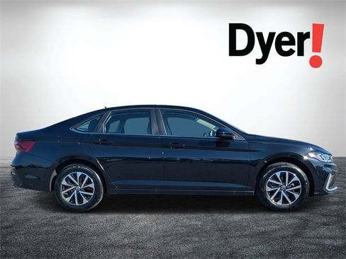 Used 2025 Volkswagen Jetta S image 2