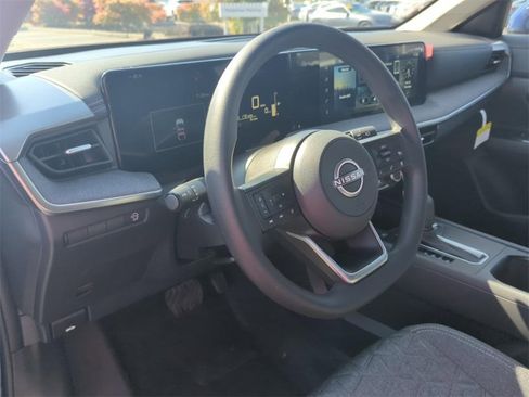 New 2025 Nissan Kicks SV image 18