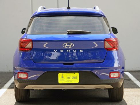 Used 2023 Hyundai Venue SEL FWD image 43