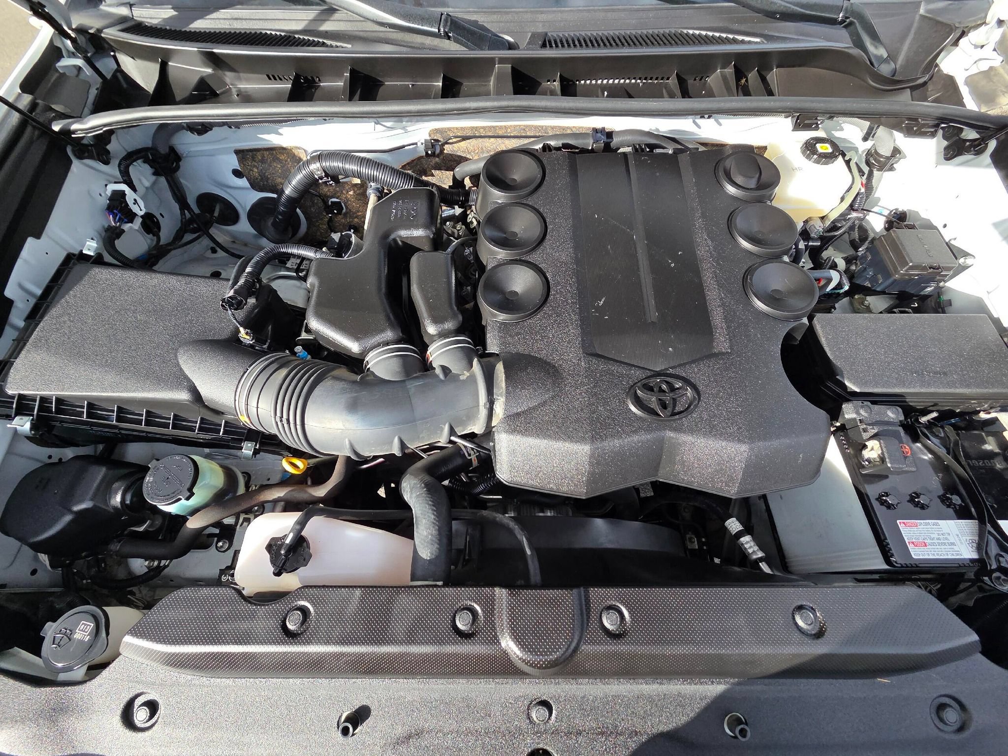 Used 2024 Toyota 4Runner SR5 AWD/4WD image 9