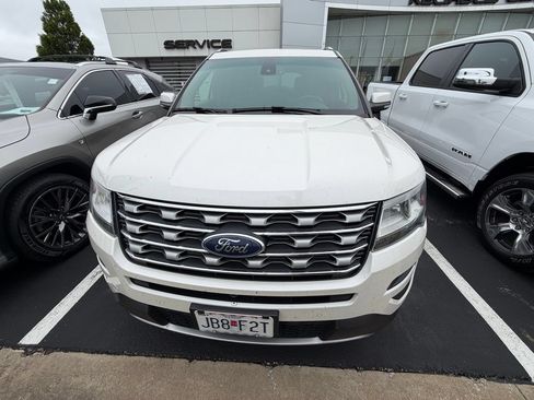 Used 2017 Ford Explorer Limited w/ Equipment Group 301A AWD/4WD image 2