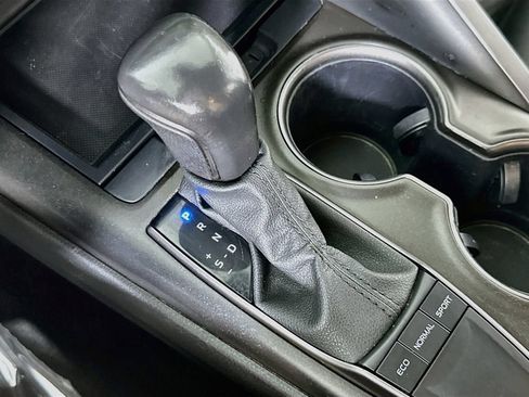 Used 2023 Toyota Camry SE FWD image 30