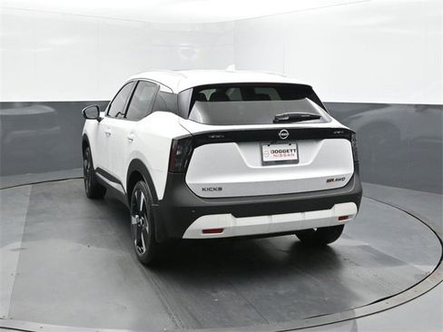 New 2025 Nissan Kicks SR w/ SR Premium Package image 8