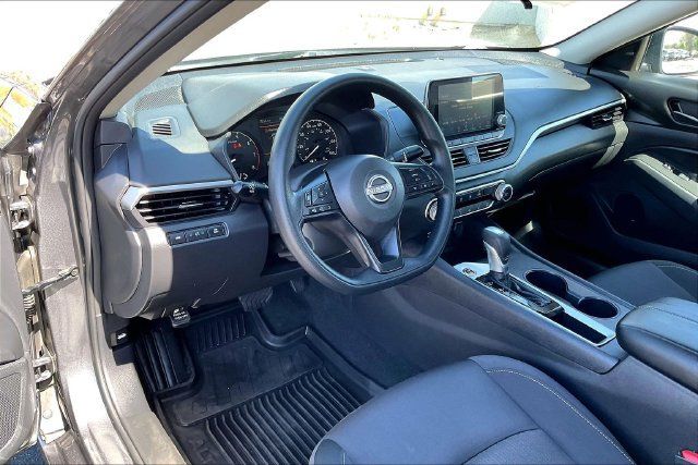 Certified 2025 Nissan Altima 2.5 S FWD image 14