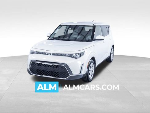Used 2025 Kia Soul LX image 1