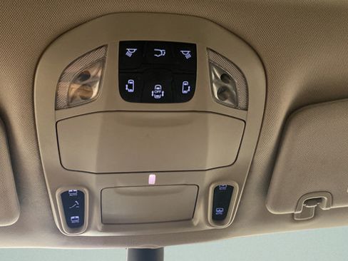Used 2023 Chrysler Pacifica Limited AWD/4WD image 21